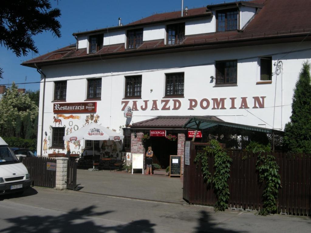 Zajazd Pomian Ozarow Mazowiecki Exterior photo